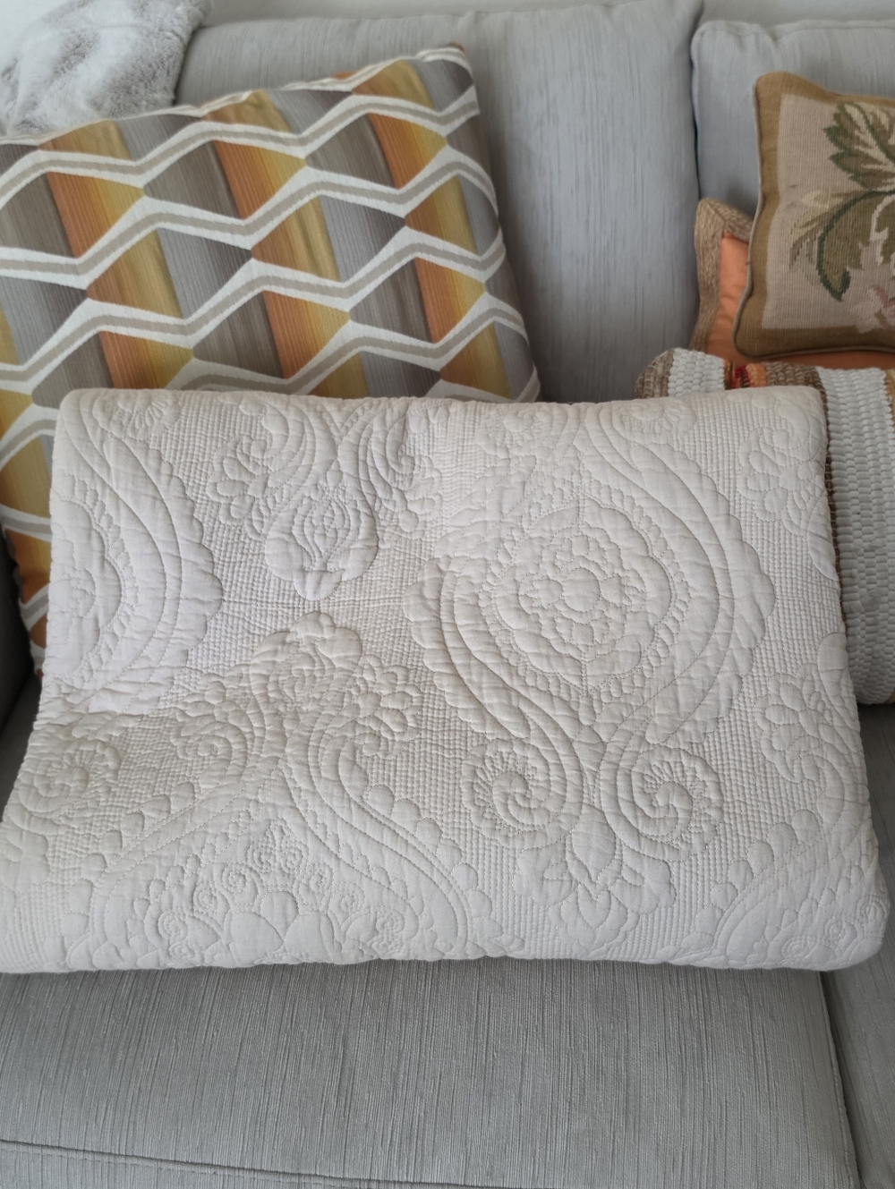 Nicole Miller "MATELASSE" Coverlet  100% Cotton Quilt Queen Beige